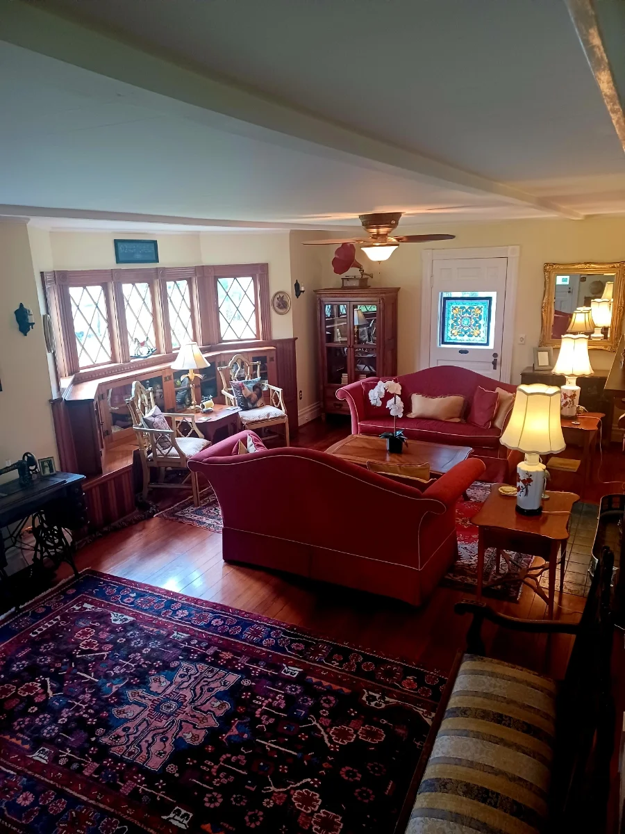 Image of Grandview Parlor Area with Comfortable Sitting Areas